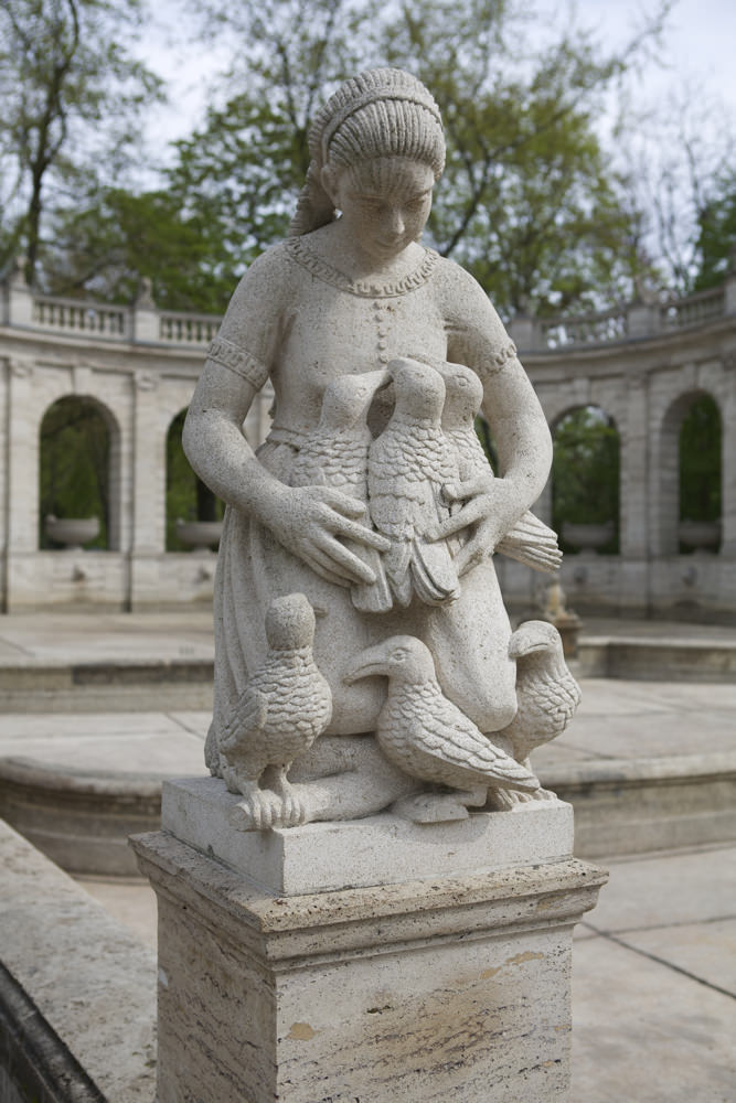 Volkspark Friedrichshain - Die sieben Raben